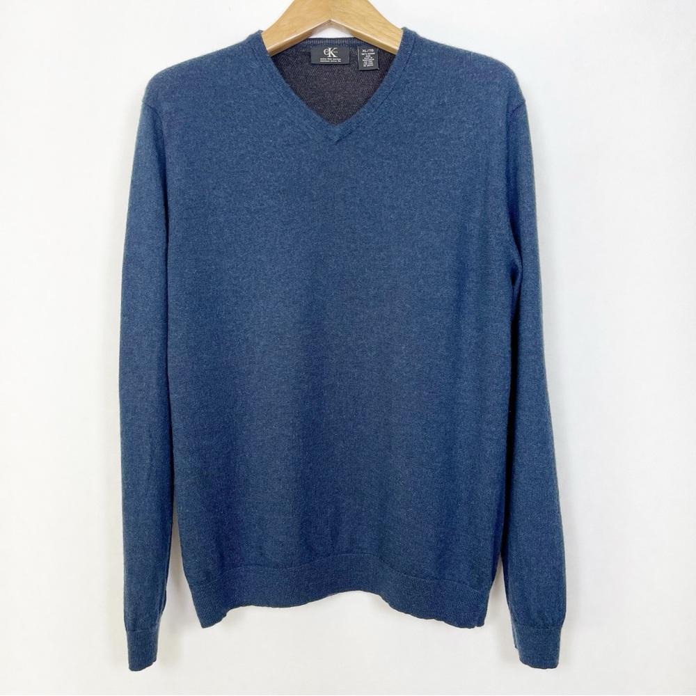 Calvin Klein Men's Deep Blue V-Neck 100% Merino Wool Sweater Size XL - Picture 9 of 10